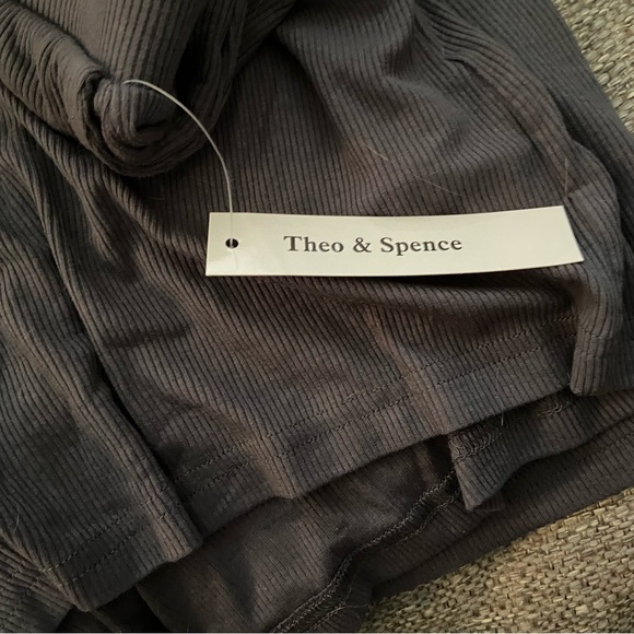 Theo & Spence Gray Ribbed Shorts - Picture 3 of 5